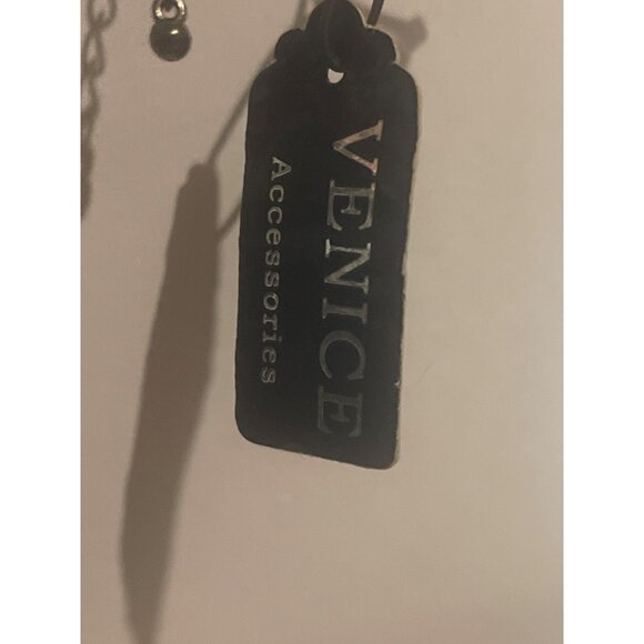 Venice Accessories Chain Link Necklace With Charms NWT Gunmetal Hardware - Picture 4 of 7